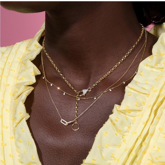 Gold Plated Interlocking Link Pendant Necklace – Modern Elegant, 17 - Picture 6 of 6